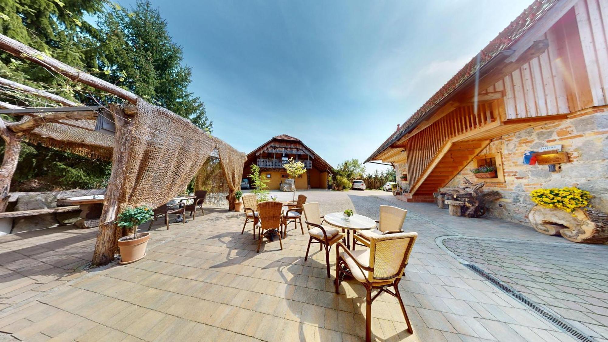 Resort Hisa Ida - Apartments With Hot Tub And Sauna Ivancna Gorica Extérieur photo