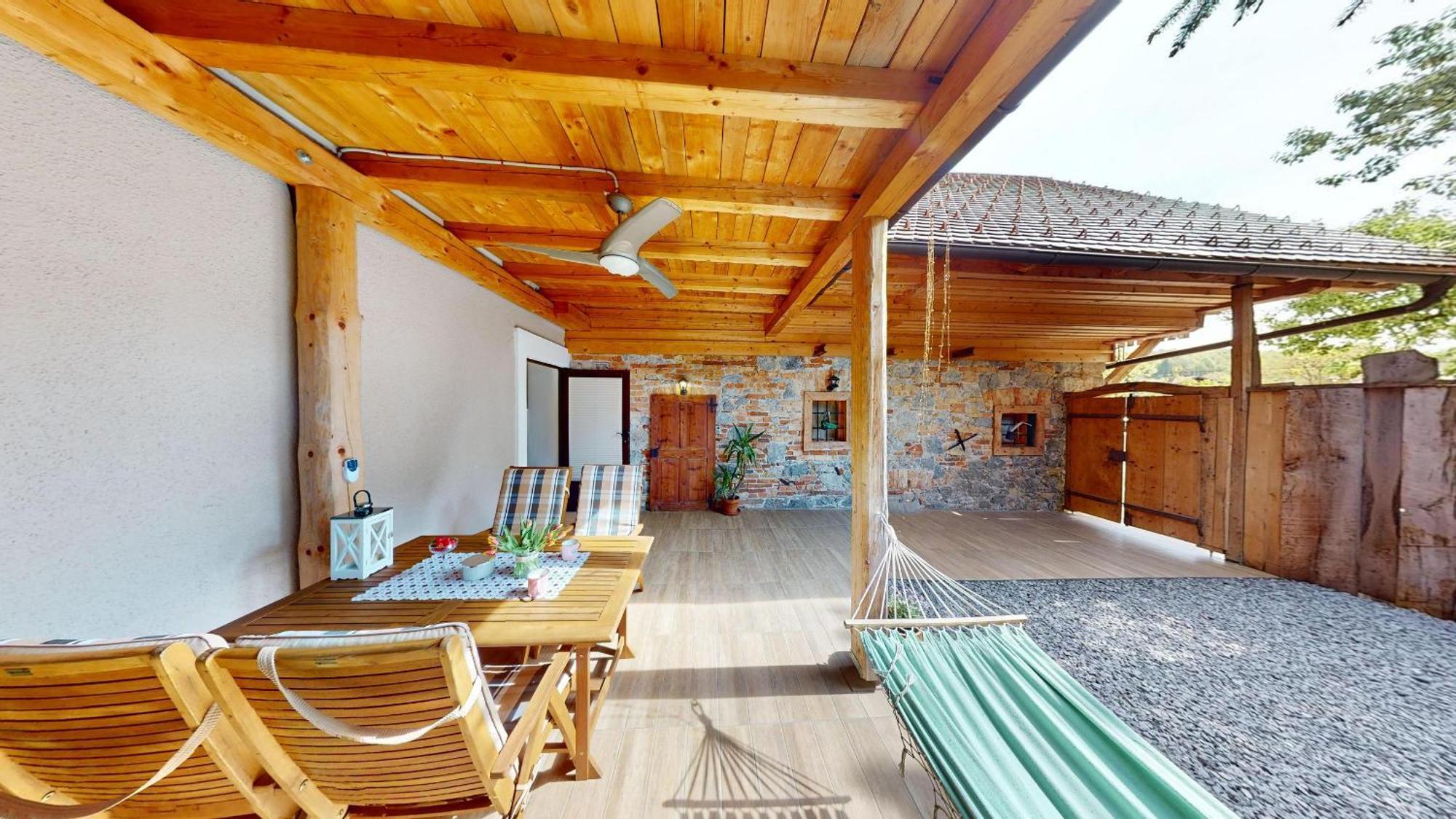 Resort Hisa Ida - Apartments With Hot Tub And Sauna Ivancna Gorica Extérieur photo